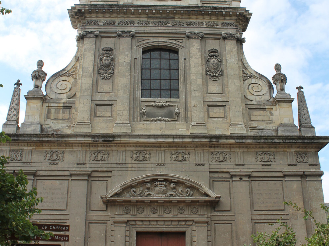 Eglise Saint-Vincent-de-Paul-布洛瓦必去景点