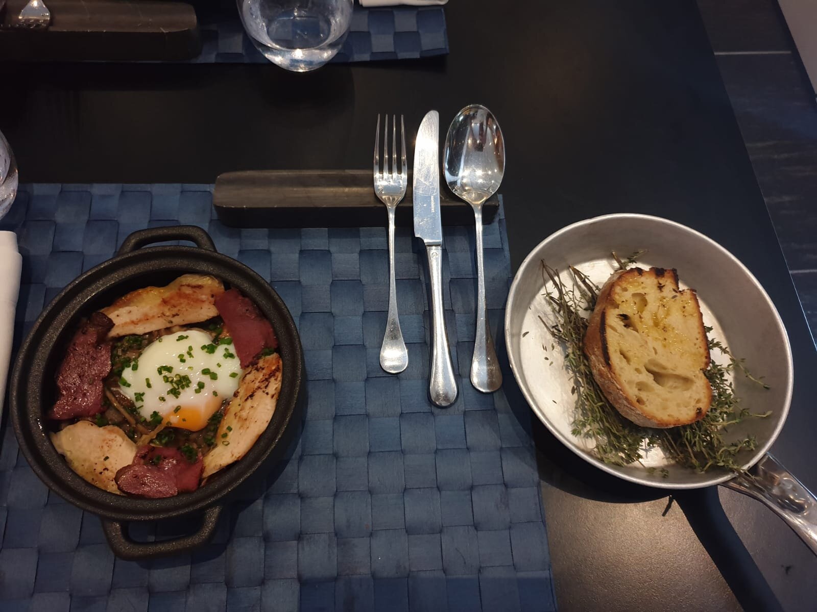 阿雷斯萨那温泉旅馆及套房-餐饮