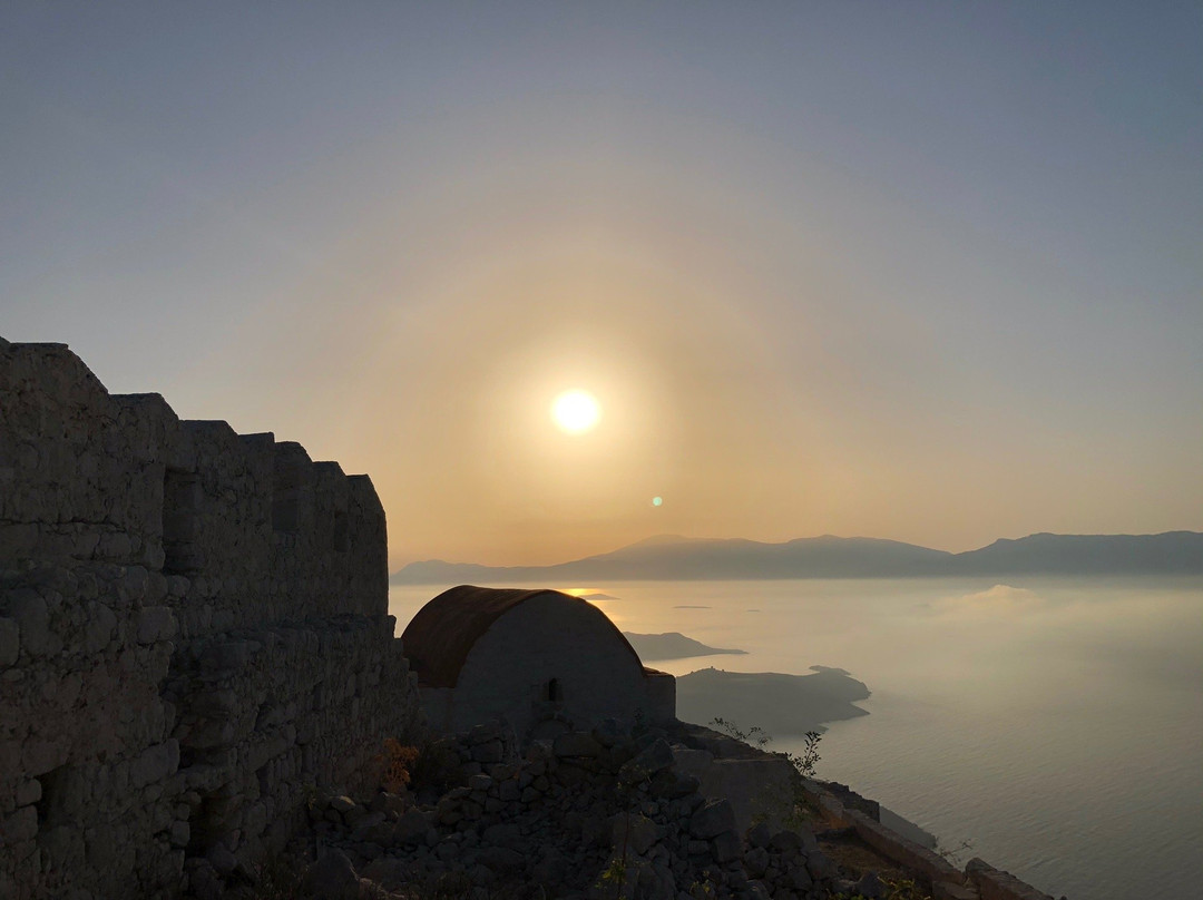 Meseoniko Kastro-Halki必去景点