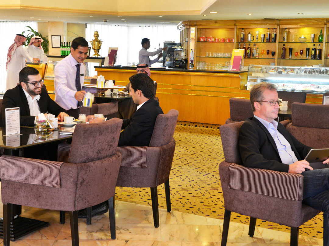 阿尔朱拜勒洲际酒店 主图