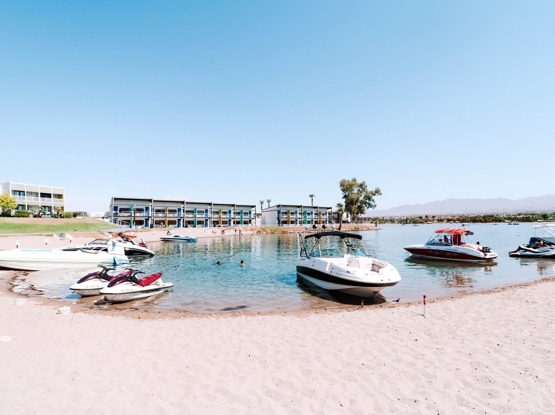 航海海滨度假酒店主图