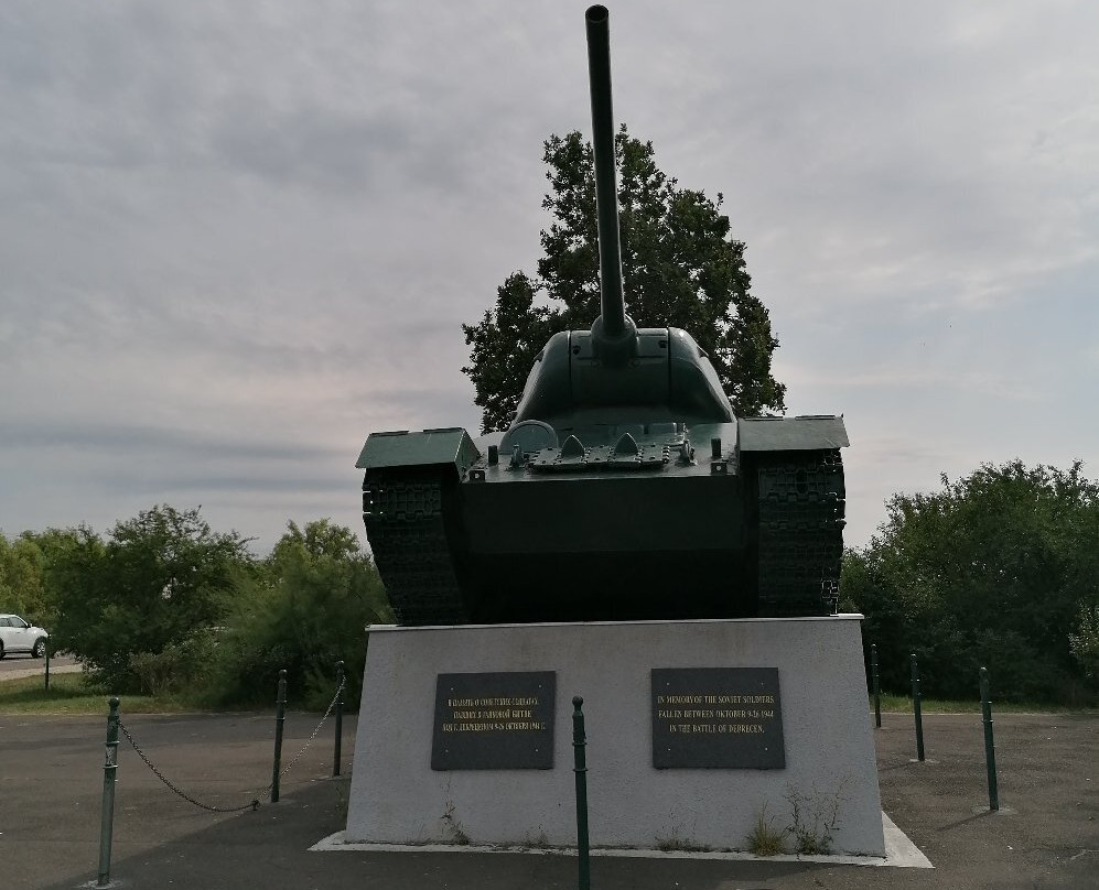 Hortobagyi Tank Battle Memorial景点图片