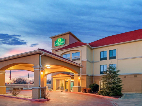 伍德沃德拉昆塔温德姆套房酒店主图