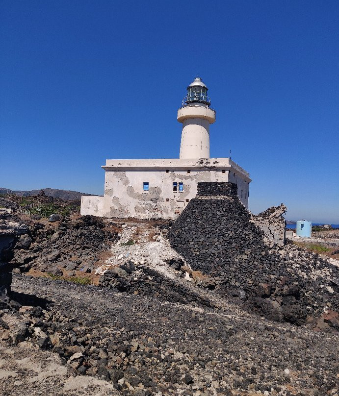 Faro di Punta Spadillo景点图片