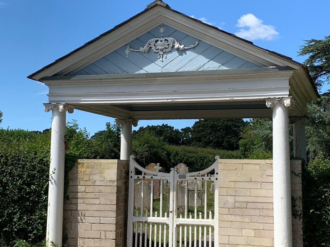 Moreton Cemetery景点图片