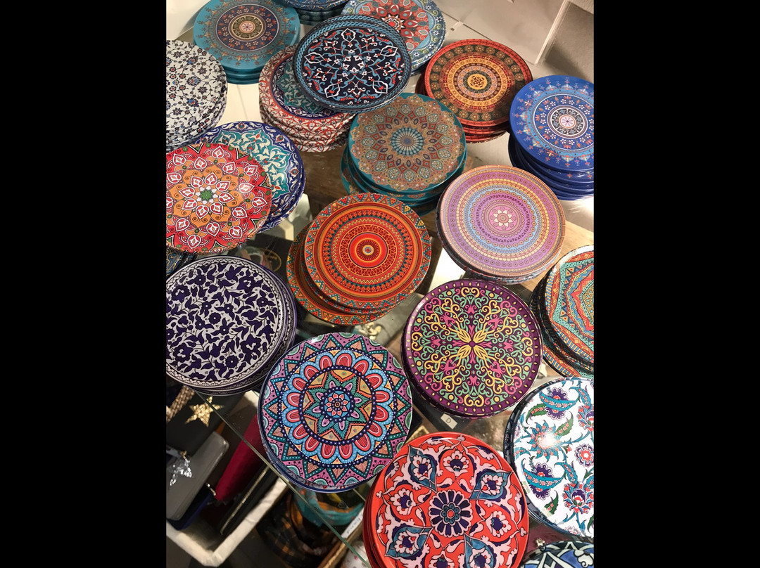 Intrigue & Mosaic of Stroud景点图片