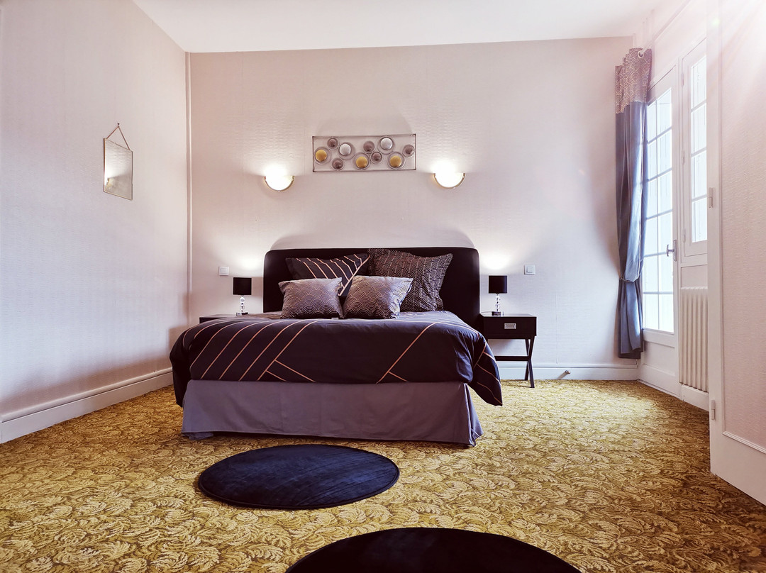 Aux Portes du Château主图