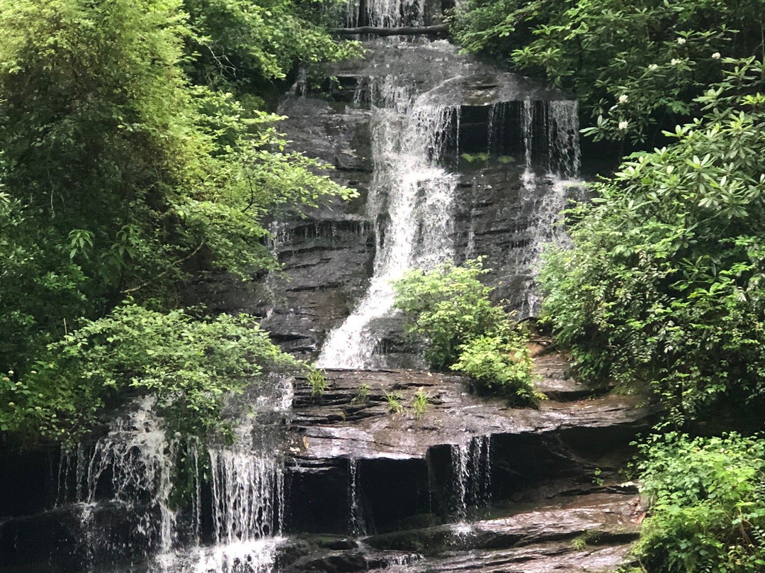 Juney Whank Falls-大雾山国家公园必去景点