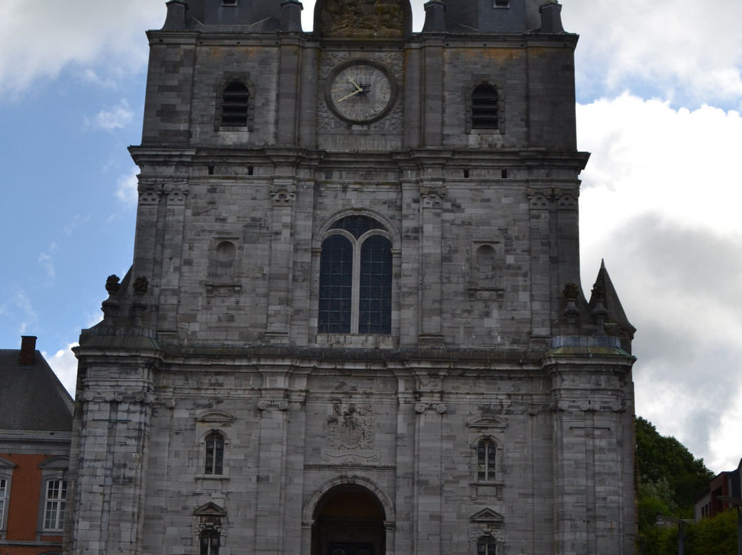 Basilique Saint-Hubert景点图片