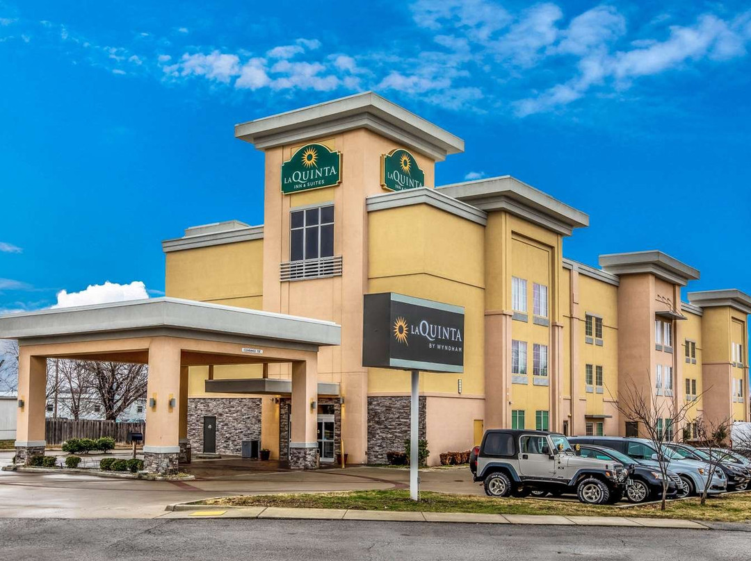 La Quinta Inn & Suites by Wyndham Claremore主图