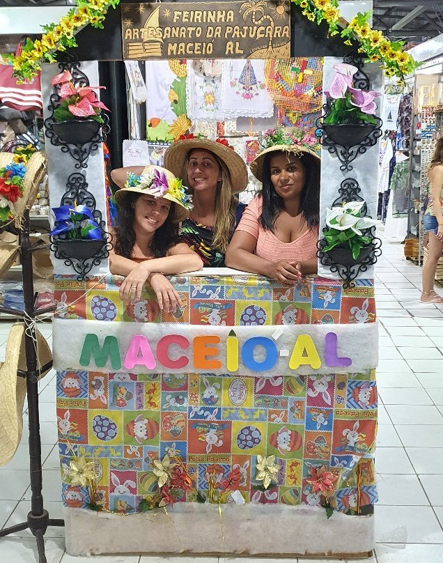 Feira de Artesanato-嘎林海斯港必去景点