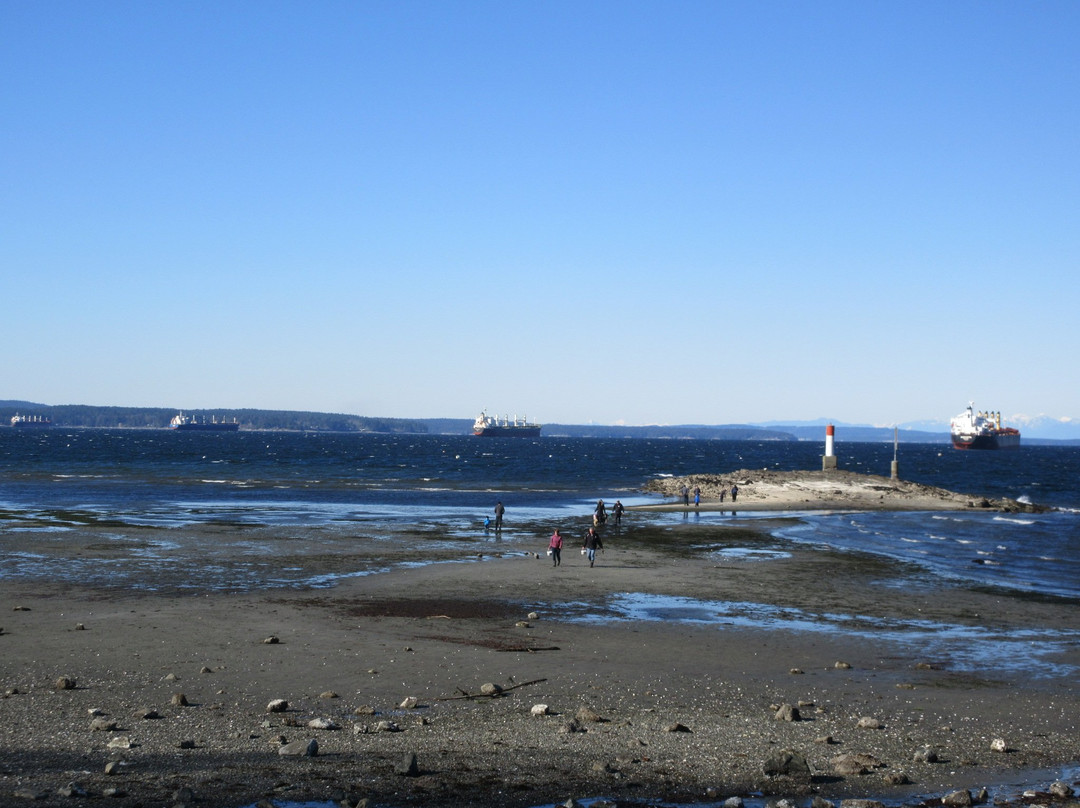 Kinsmen Beach Park景点图片