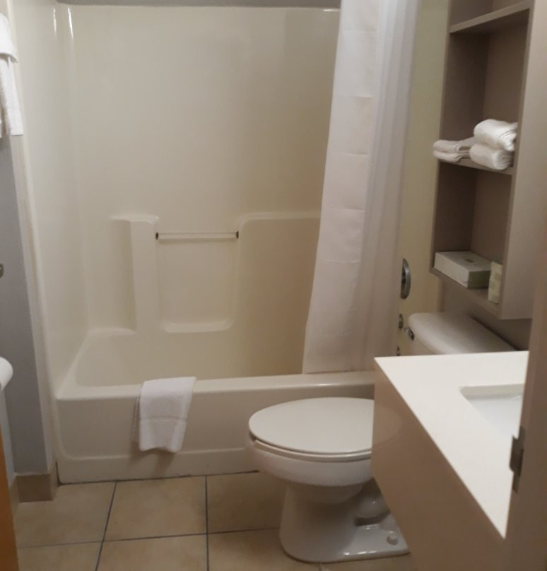 艾康诺洛奇套房酒店主图