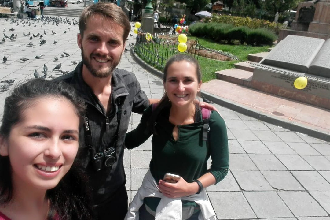 Bolivia Walking Llama-拉巴斯必去景点