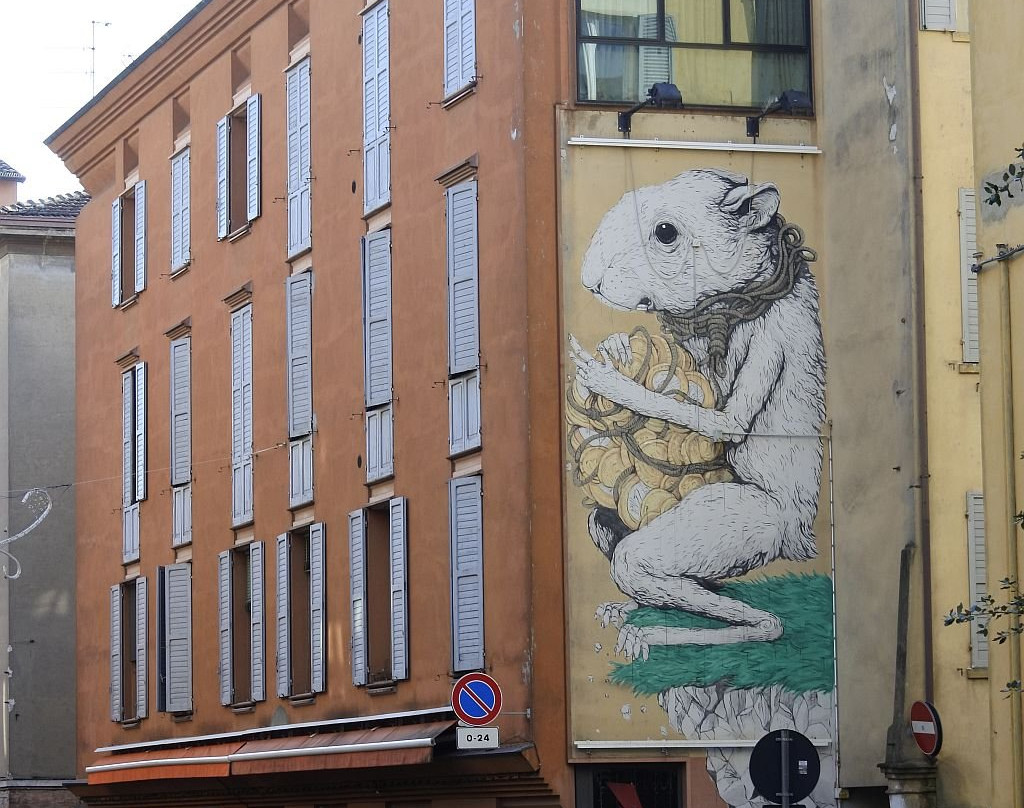 Piazza della Pomposa景点图片