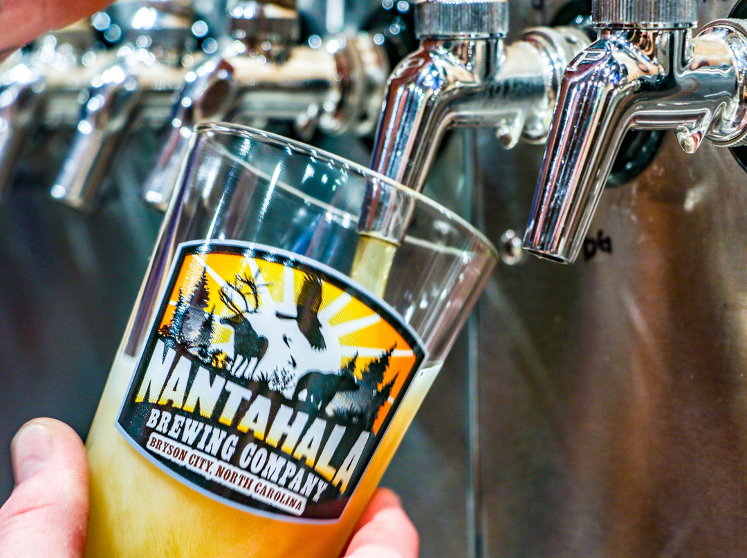 Nantahala Brewing Company Taproom, Smokehouse & Brewery景点图片
