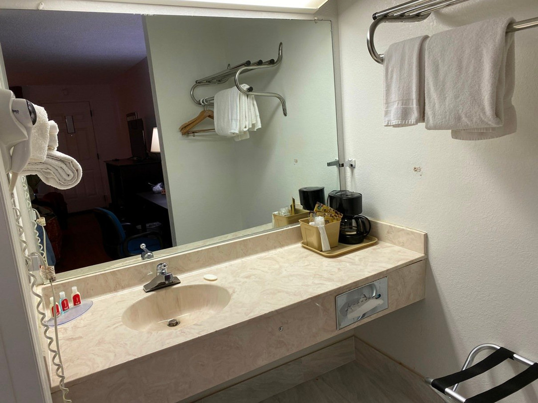 Econo Lodge Near The Blue Ridge Parkway I-77