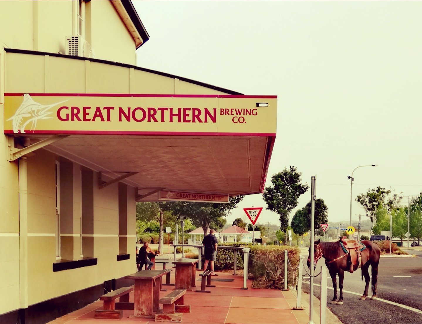 Grand Old Crow Hotel-官方
