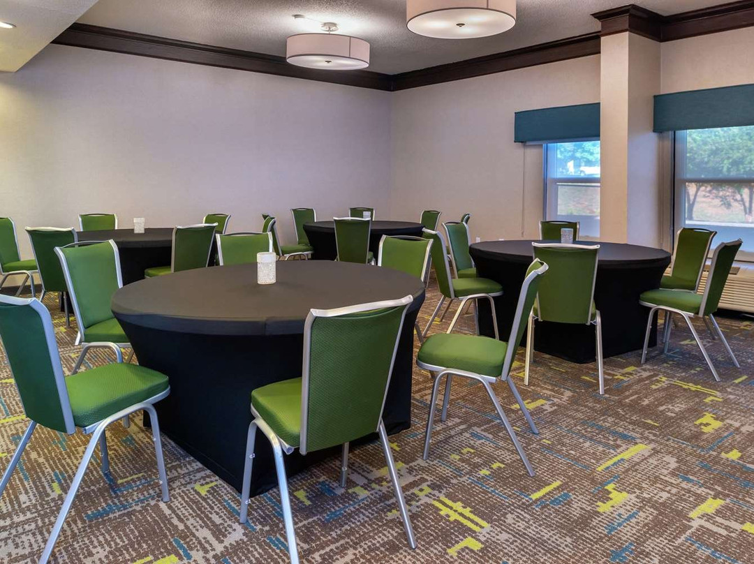 格林斯博罗机场希尔顿恒庭酒店主图