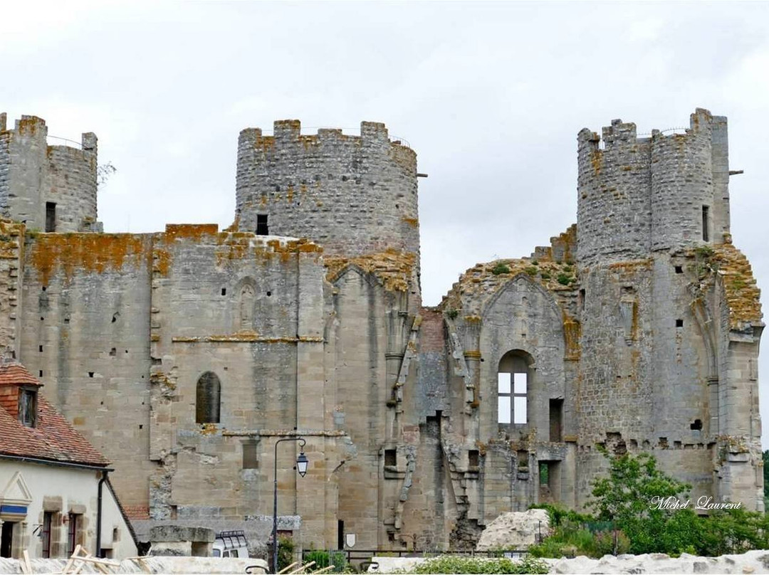 Forteresse Medievale des Ducs de Bourbon L'Archambault景点图片