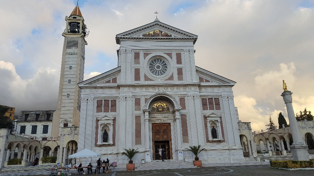 Basilica di Gesù Bambino-Arenzano必去景点