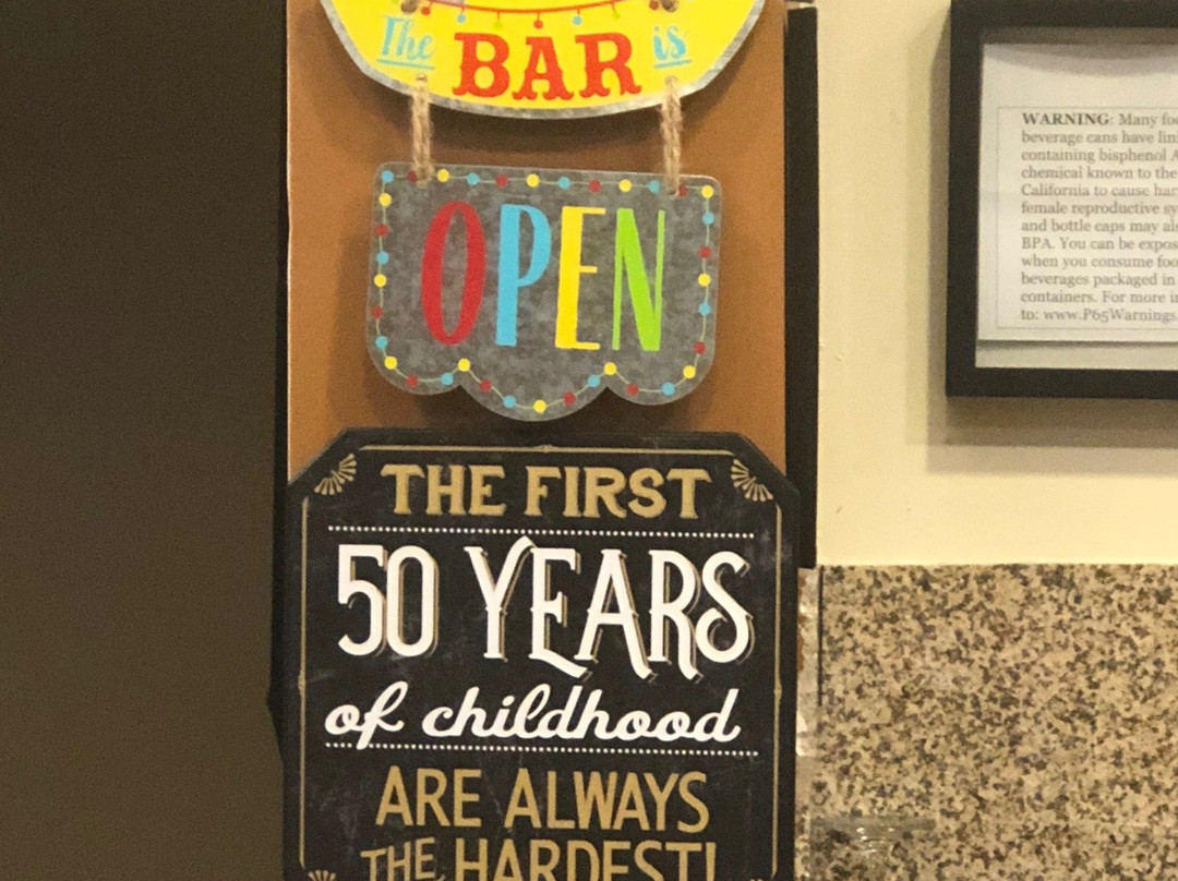 帕姆代尔希尔顿花园酒店主图