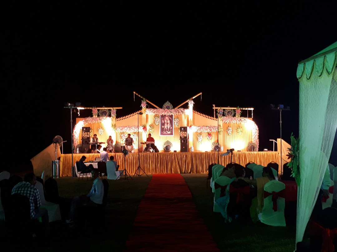 华美达克久拉霍酒店主图