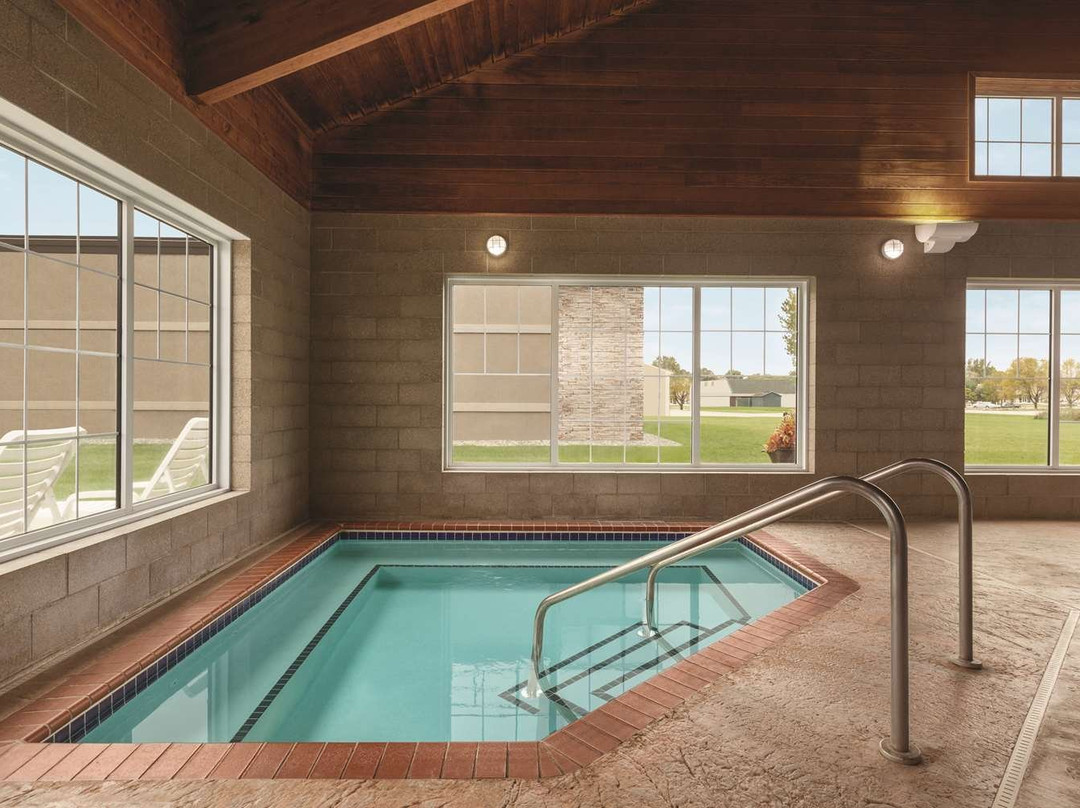 Country Inn & Suites by Radisson, Willmar, MN主图