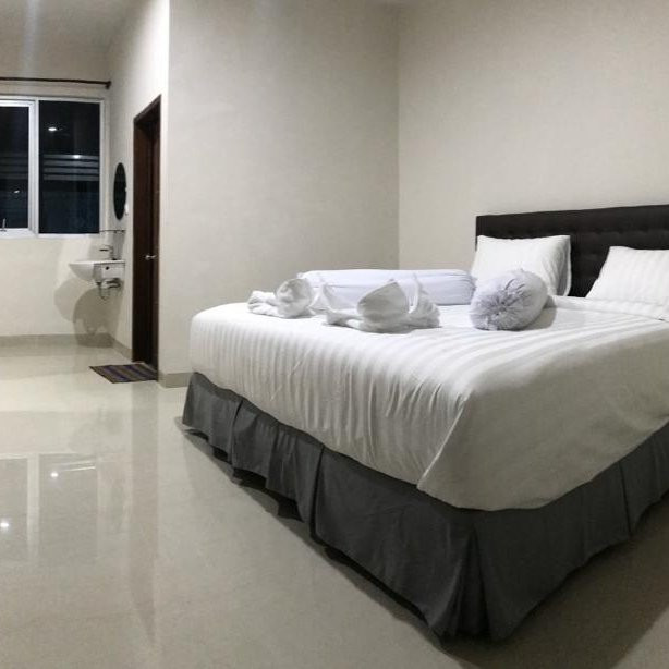 Victory Hotel Ruteng主图