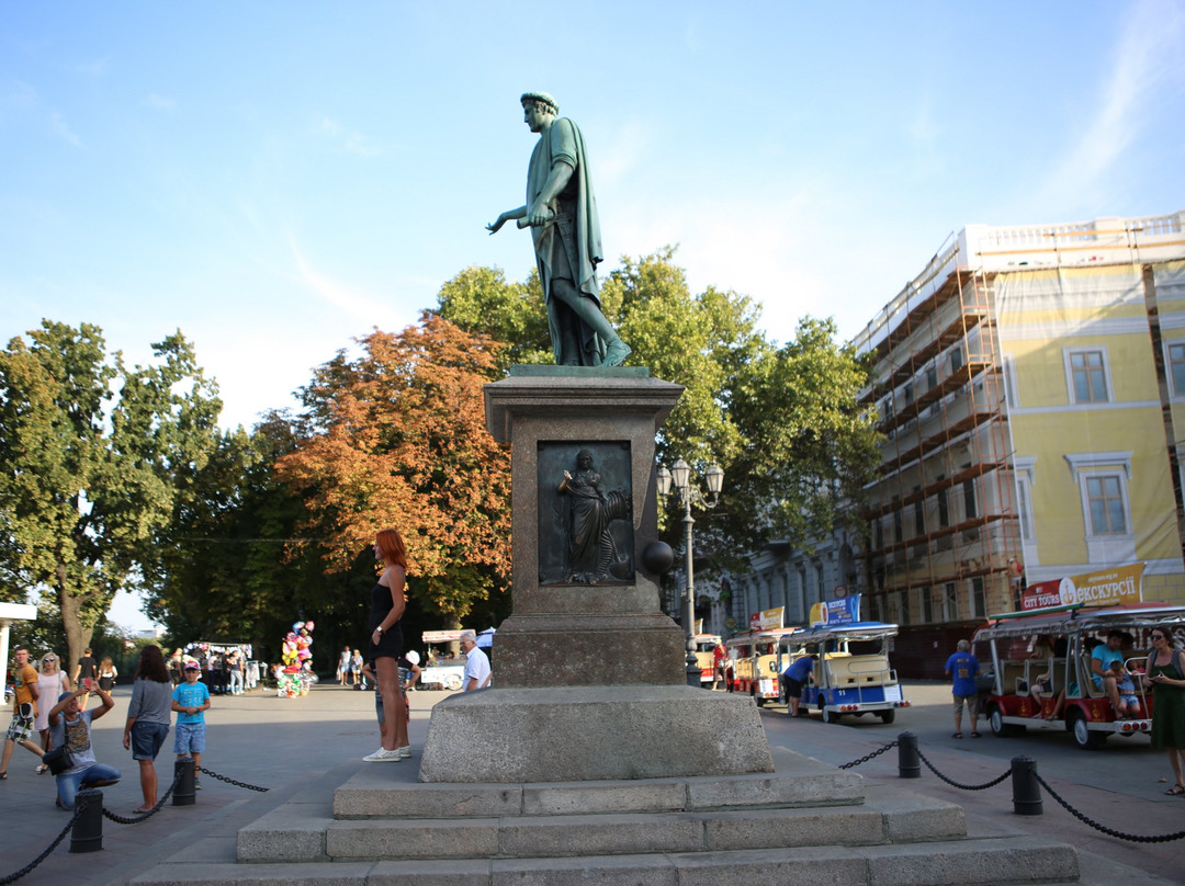 Statue of the Duc de Richelieu景点图片