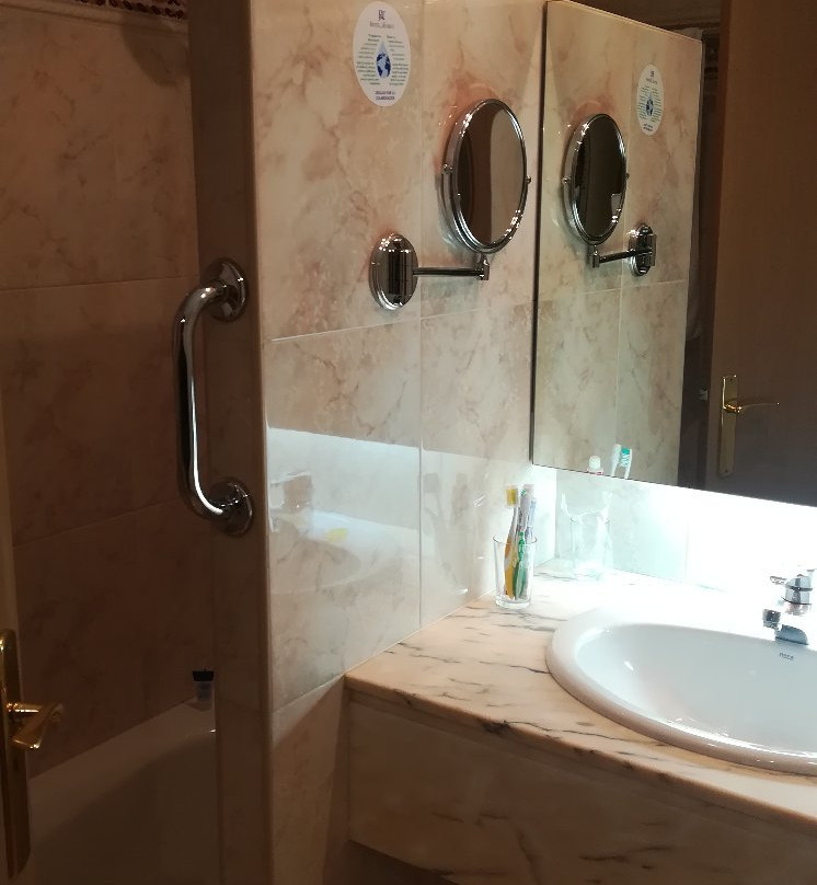 阿尔伯雷特酒店主图