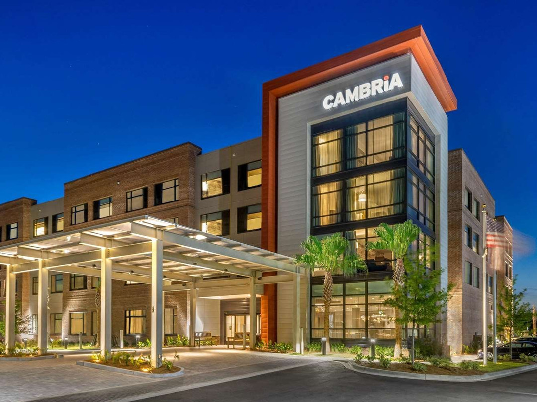 DoubleTree by Hilton Charleston Riverview主图