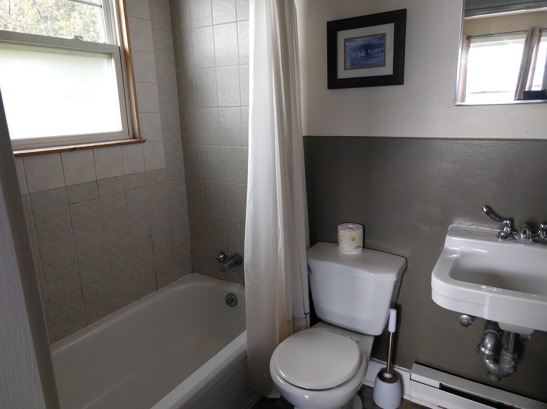 The Lighthouse on Cape d'Or主图