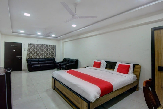 OYO 29573 Santoshi Hometel主图