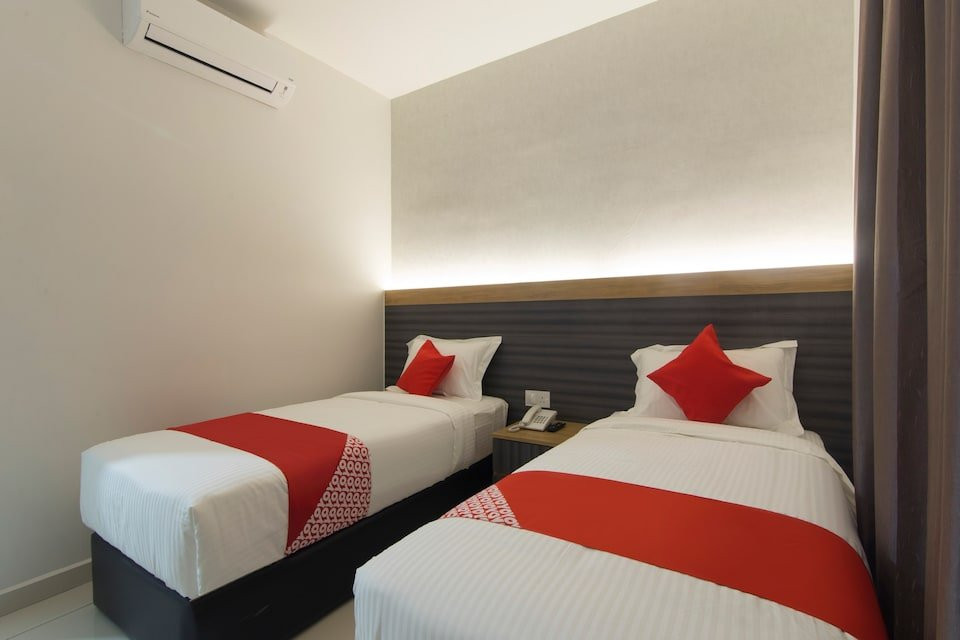 B&L Hotel by Oyo Rooms主图