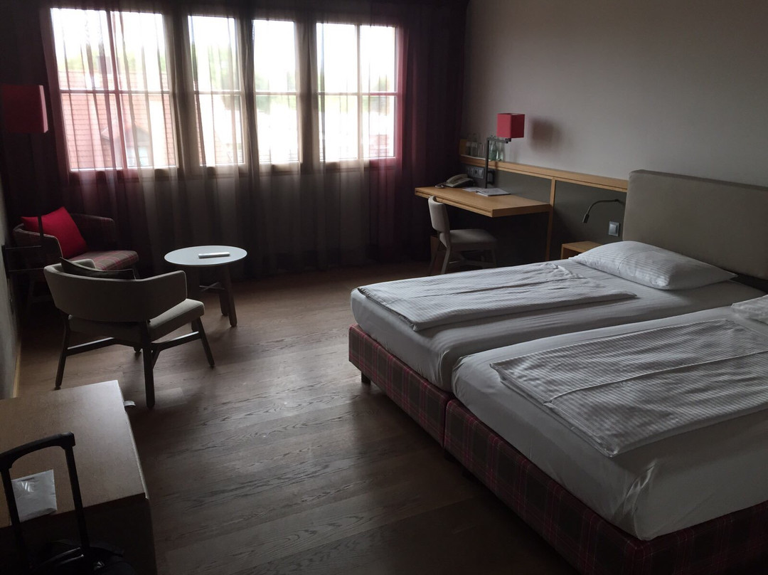 Hotel & Gasthof zur Post Aschheim主图