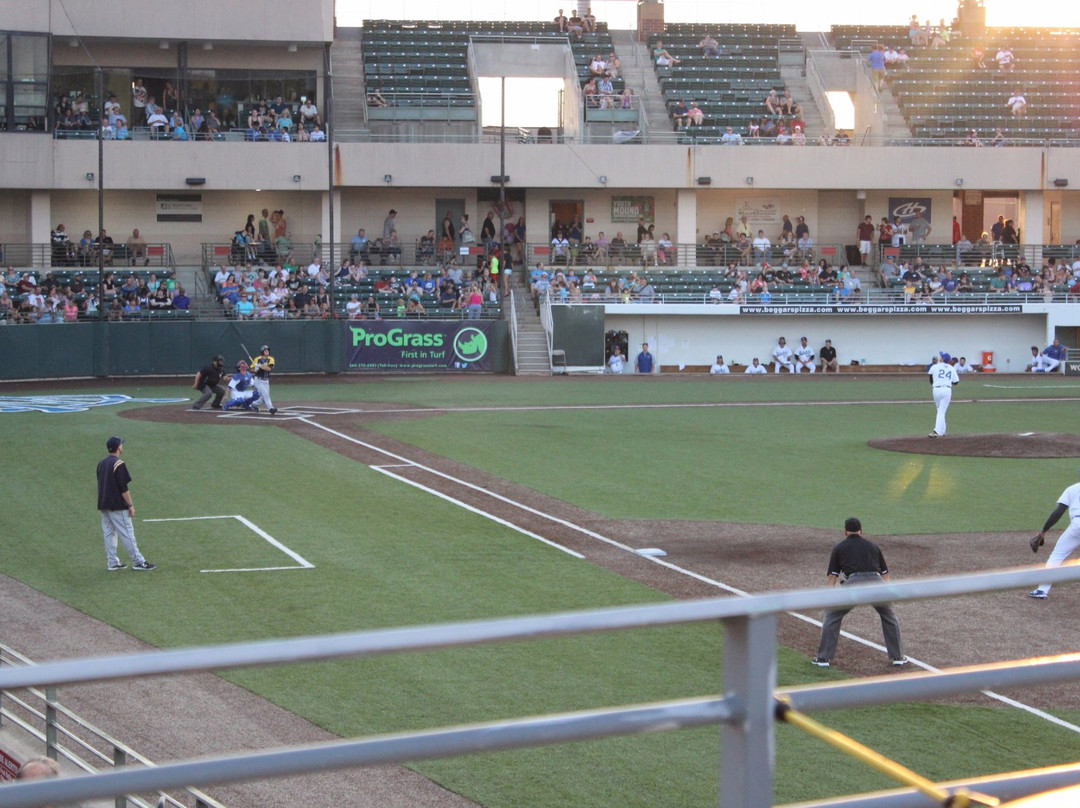 Crestwood旅游景点-Standard Bank Stadium