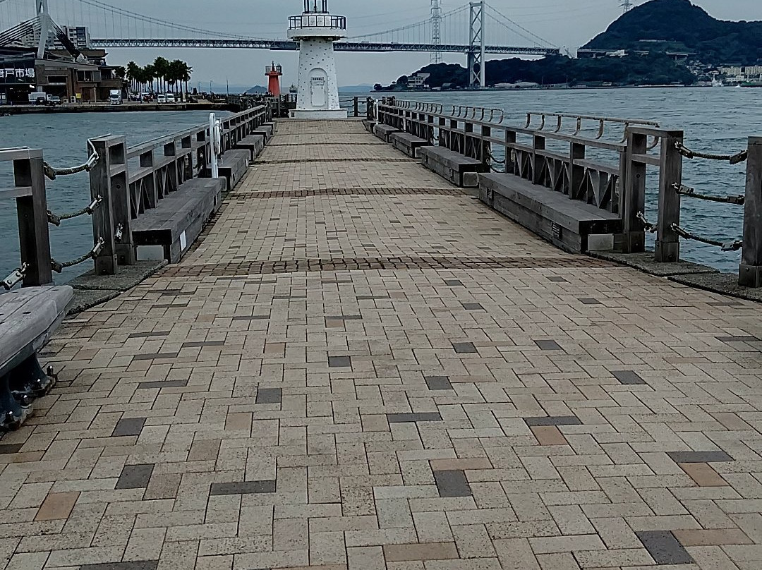 Shimonoseki City Arukapoto East Breakwater Lighthouse景点图片