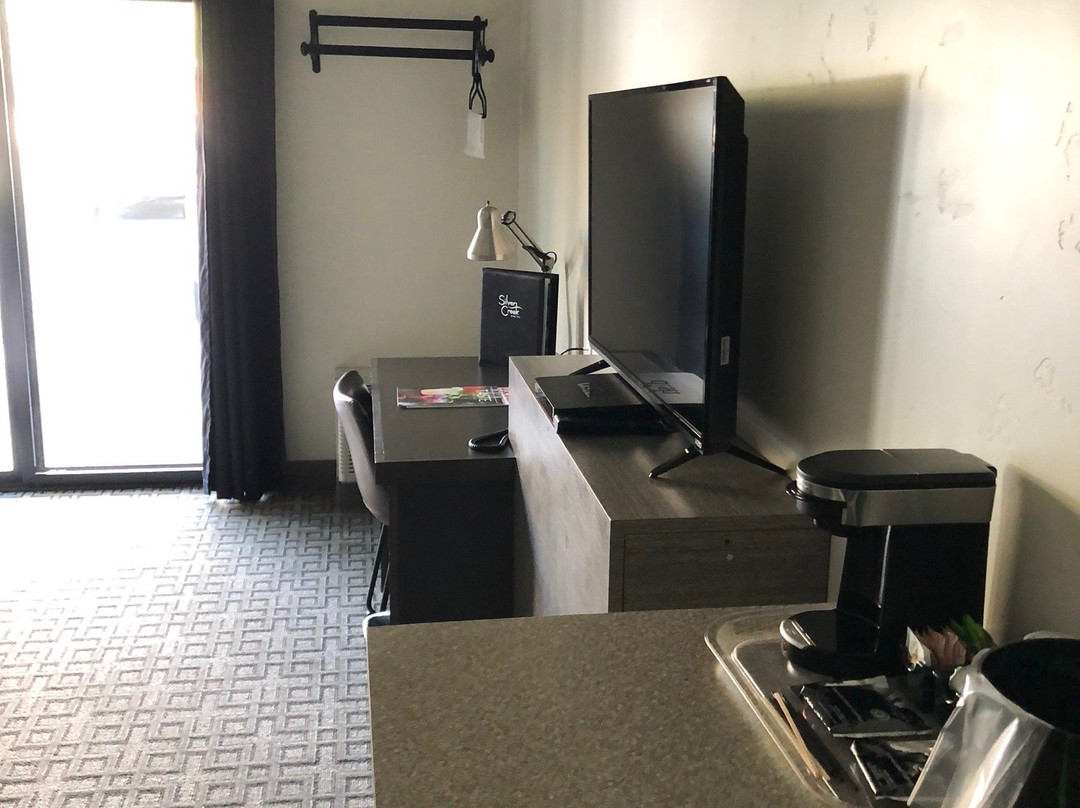 The Silver Creek Hotel主图