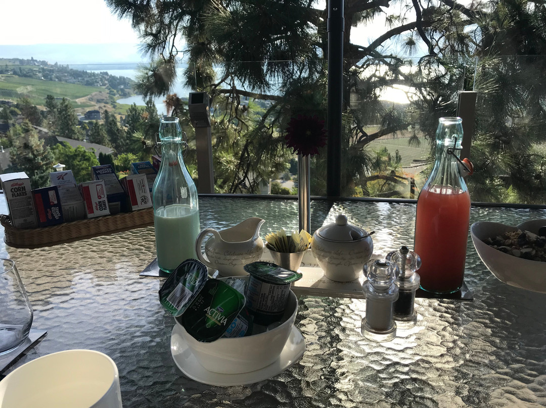 A Lakeview Heights Bed & Breakfast主图