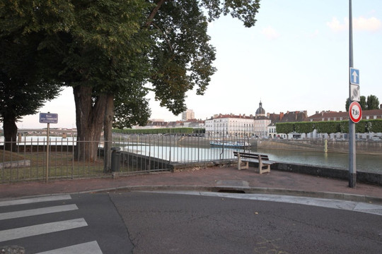 La Tour du Doyenne-索恩河畔沙隆必去景点