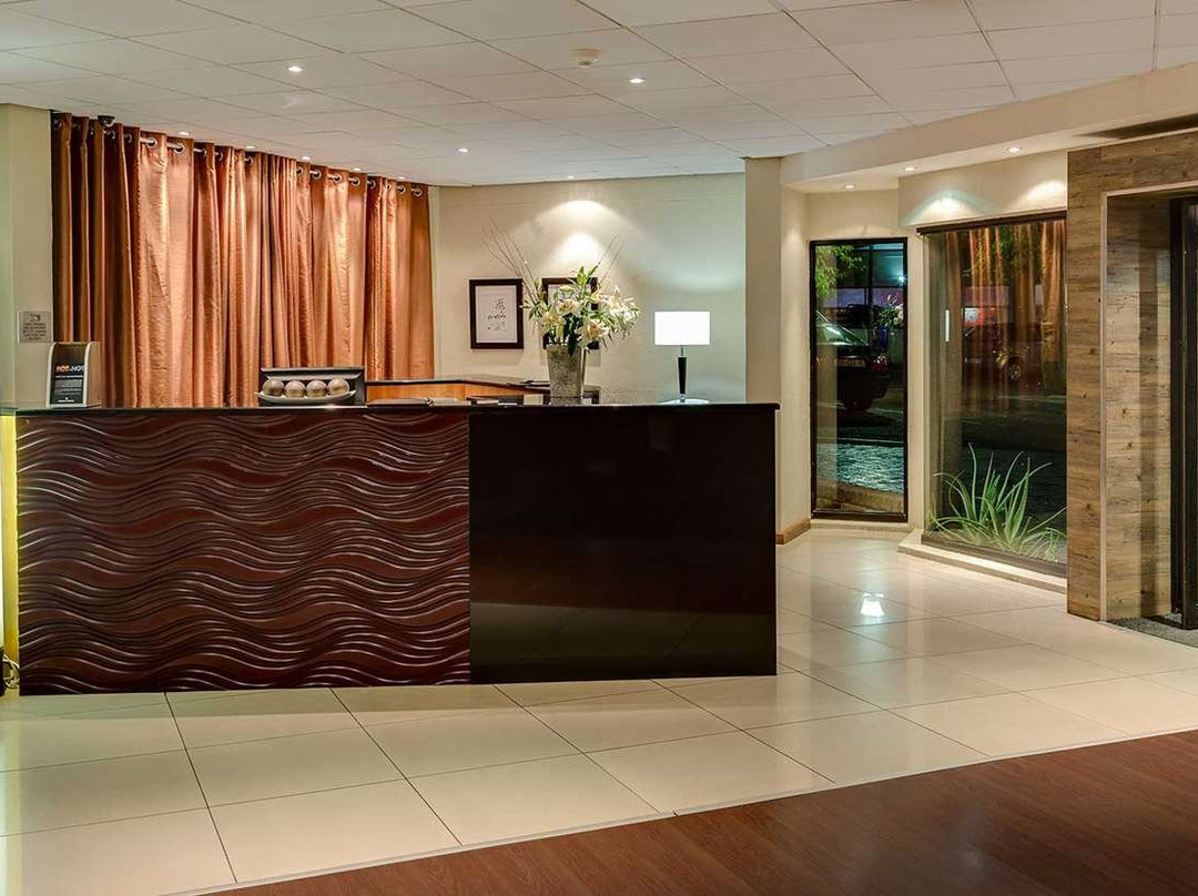 The Oasis Hotel主图