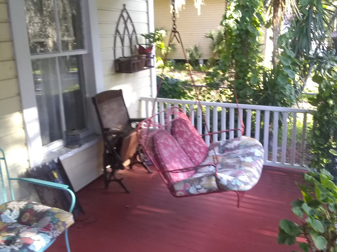 Ashley's Victorian Haven Bed And Breakfast主图