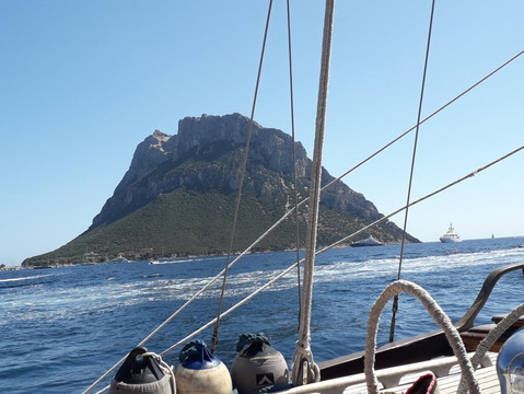 Gea Terza Escursioni-Golfo Aranci必去景点