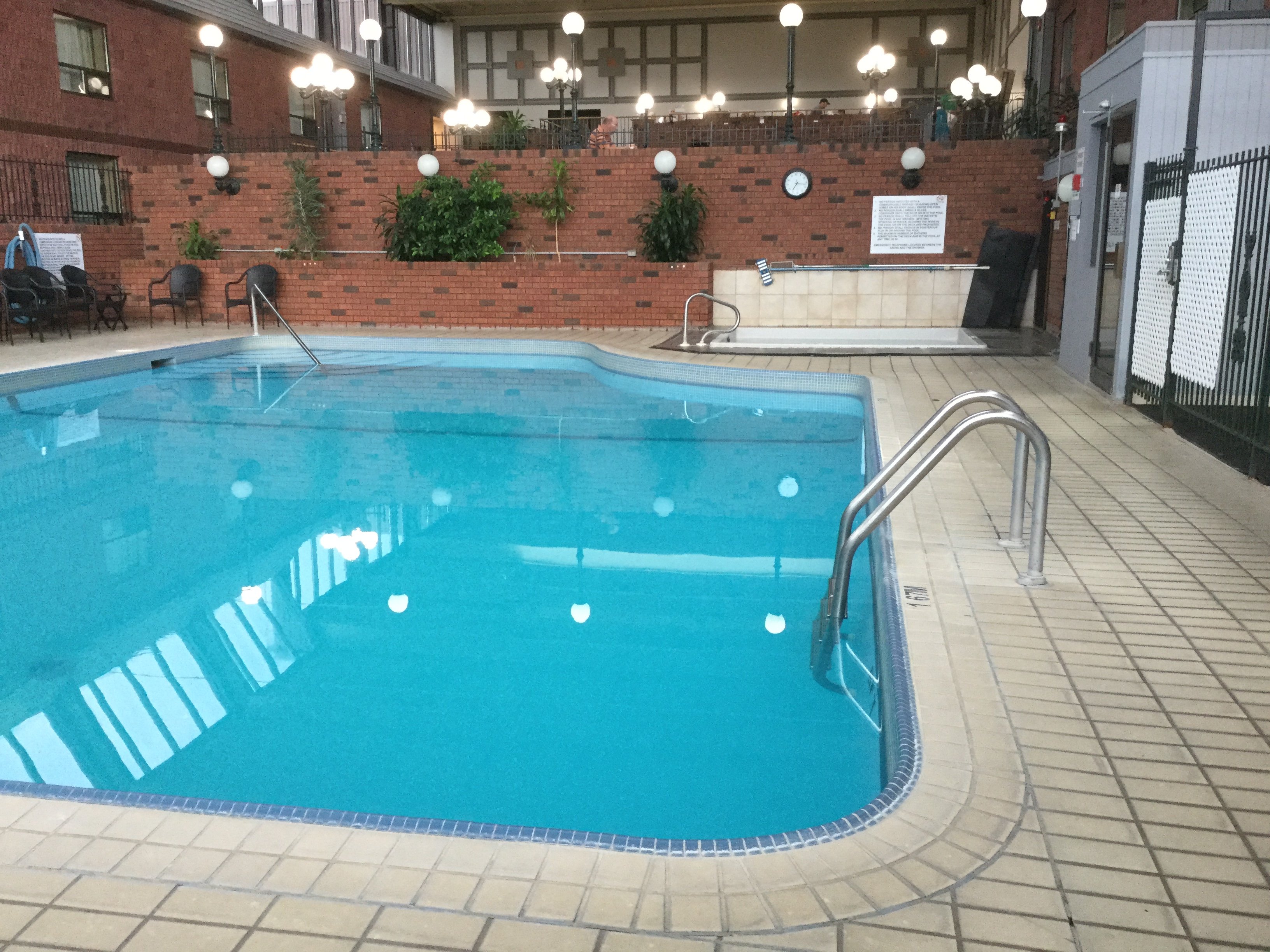 Quality Inn & Conference Centre-泳池