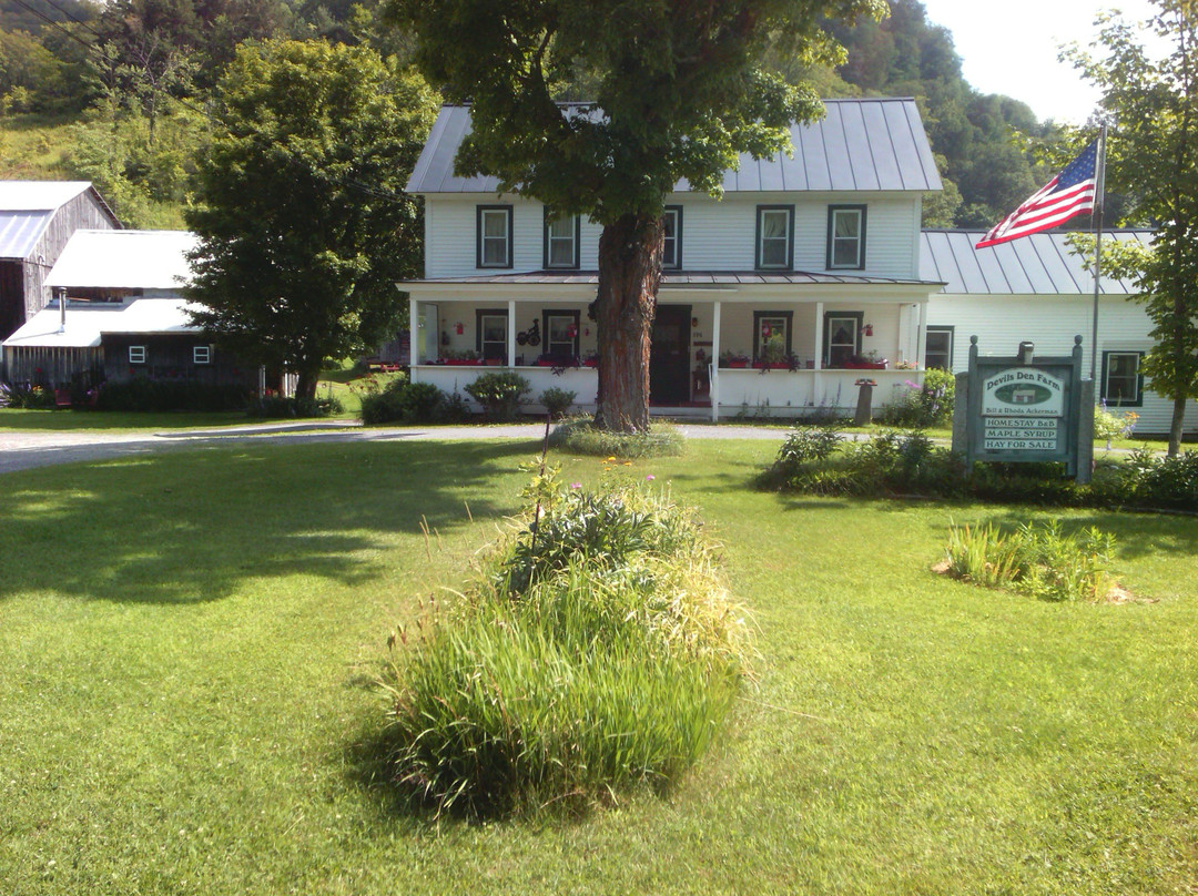 Devils Den Farm Homestay Bed and Breakfast主图