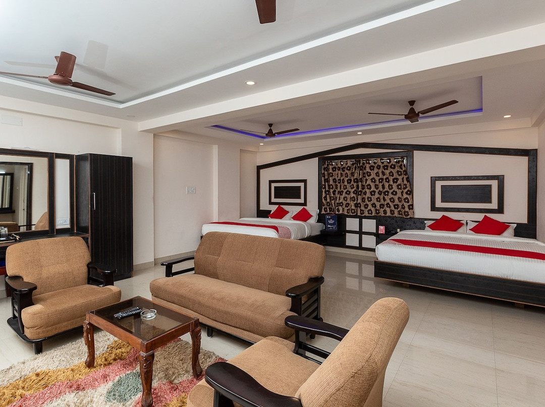 Hotel Nagoorar Inn主图
