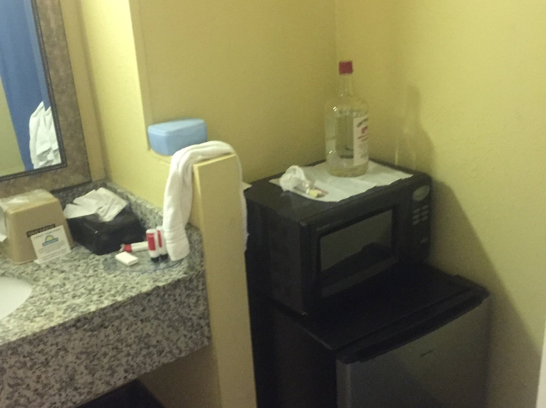 Days Inn by Wyndham Plymouth主图