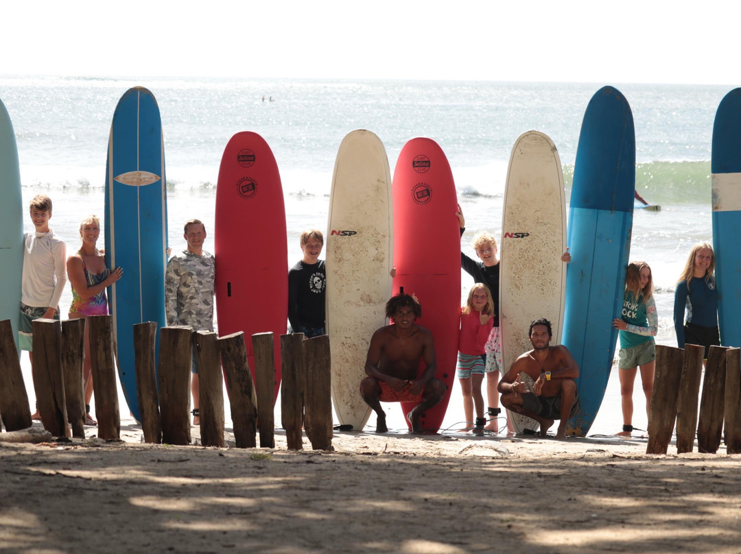 Carlos Surf School景点图片