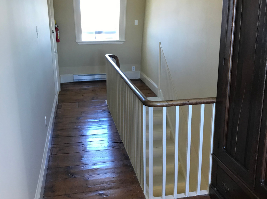 Russelltown Inn主图